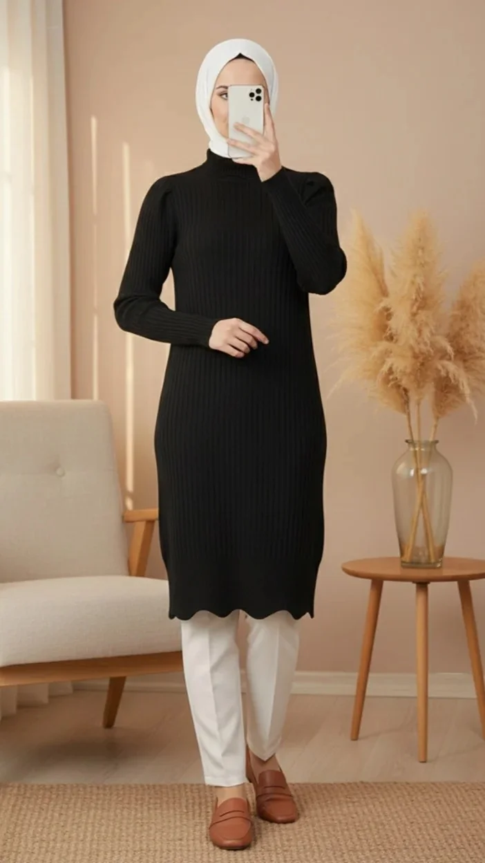 Pull long col roulé en maille Noir